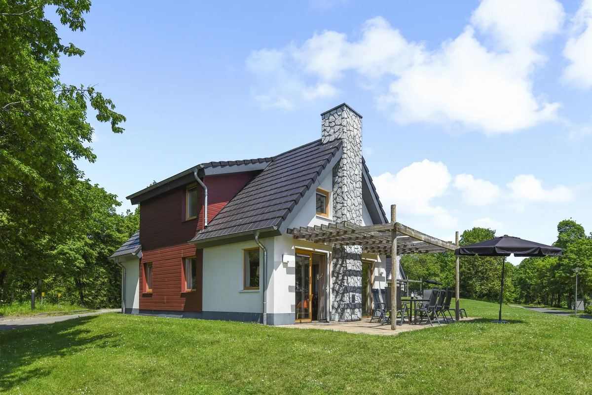 Ferienhaus mit Pergola und Terrasse