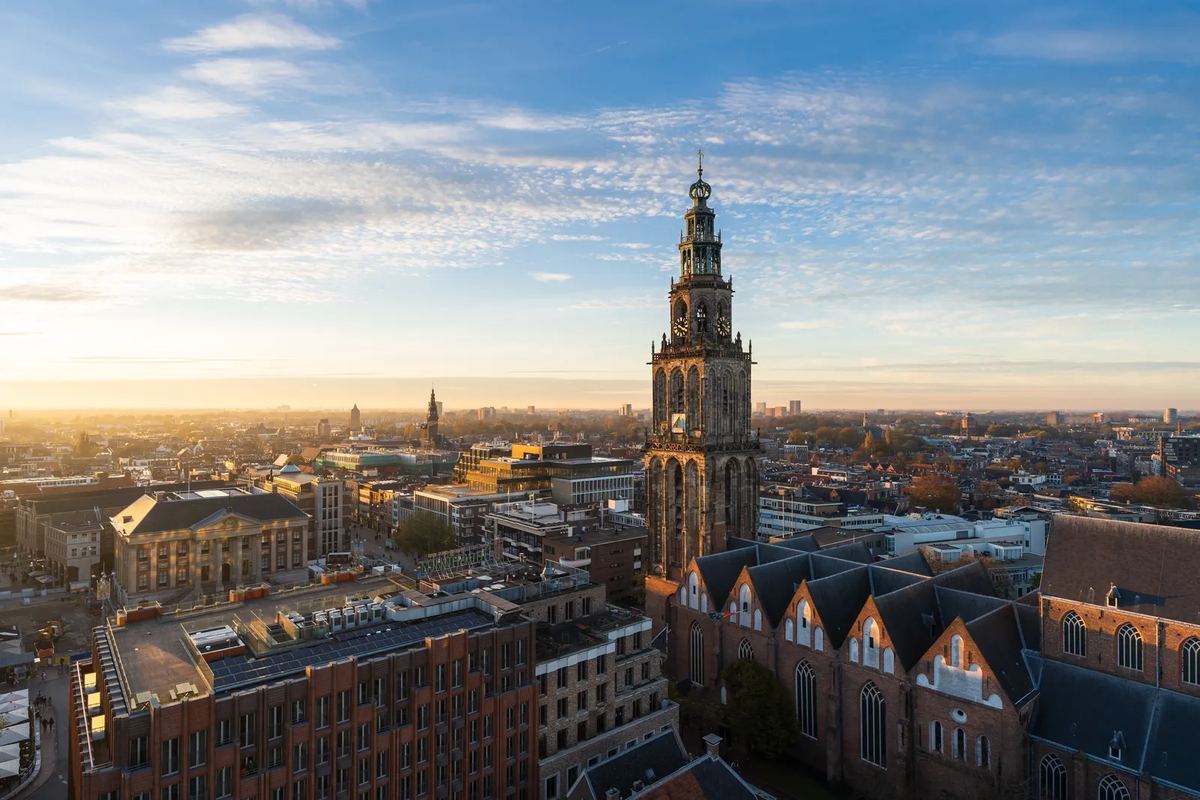 Blick über Groningen mit Kirchturm