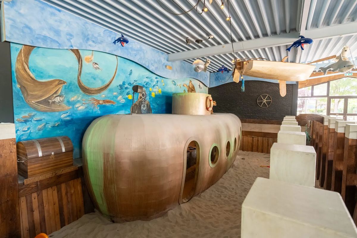 Spielbereich im Restaurant mit U-Boot