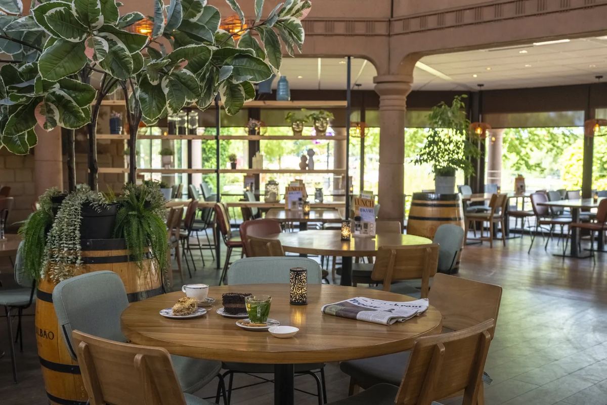 Restaurant mit Pflanzen